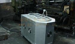 压铸机熔炉爆料视频