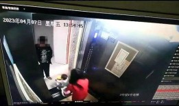 网友爆料电梯敲钟视频,揭秘神秘敲钟人身份之谜