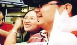 范伟爆料老婆直播间视频,揭秘明星家庭生活幕后